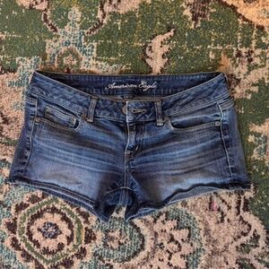 Women's American Eagle Outfitters Medium Wash Low-Rise Denim Shorts